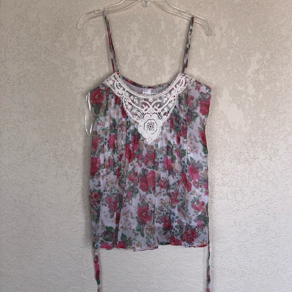 Floral lace top